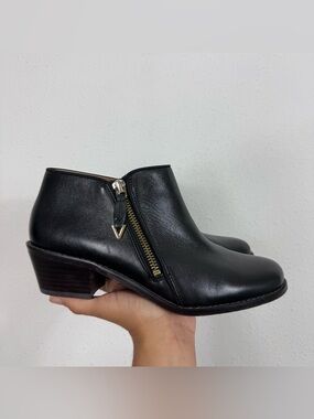 Vionic Jolene Ankle Boot Shoe in Black Women’s 7 Side Zipper